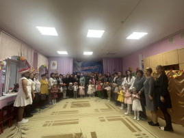 Осенний праздник Осенний праздник.